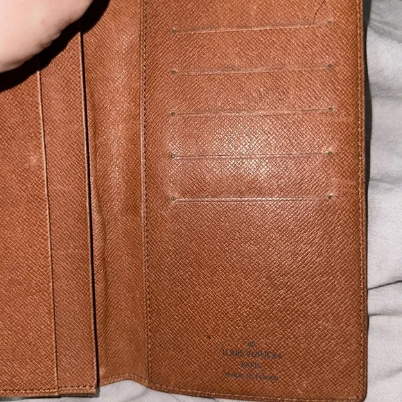 Louis Vuitton authentic canvas monogrammed long wallet 6 card slots checkbook